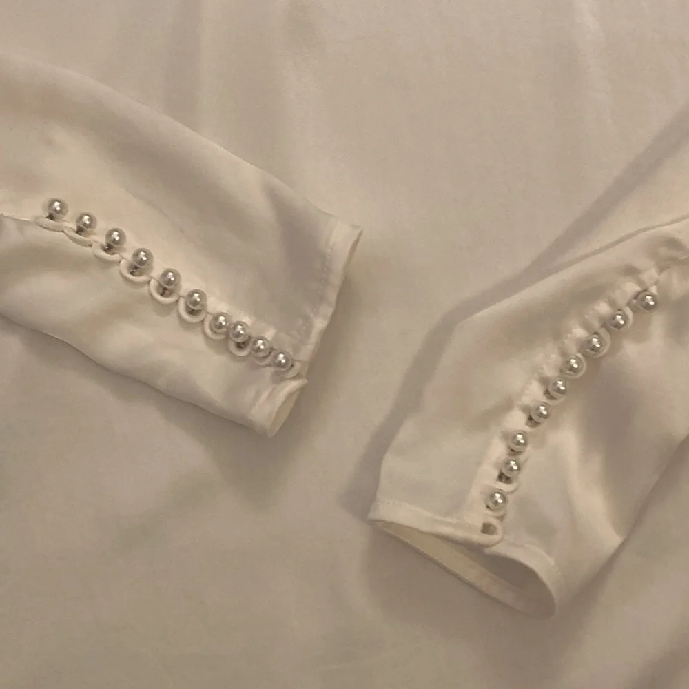 Joie Kynthia white blouse with pearl buttons. Size M - Picture 8 of 11